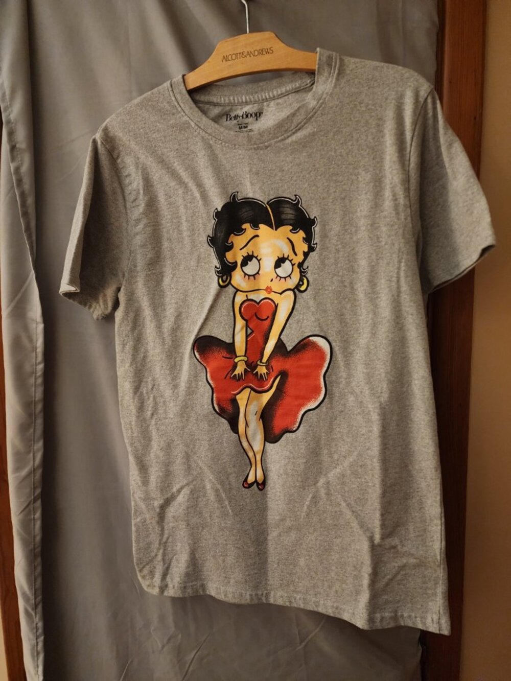 Betty Boop Women’s Medium Gray Graphic T-Shirt Red Dress Fleischer Studios